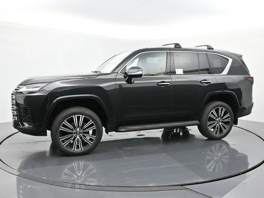 2025 Lexus LX 600 Luxury photo 1