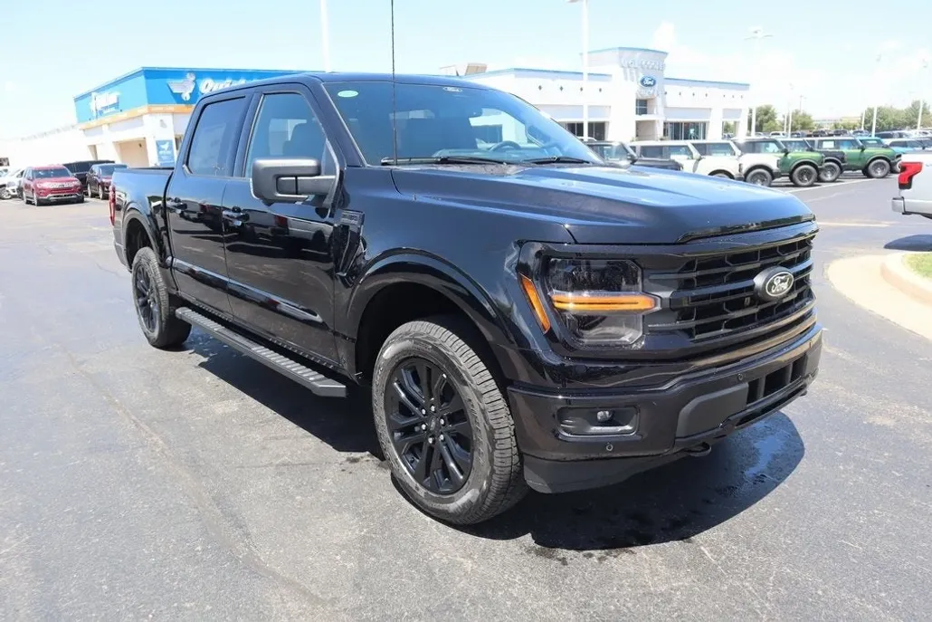 2025 Ford F-150 XLT photo 1