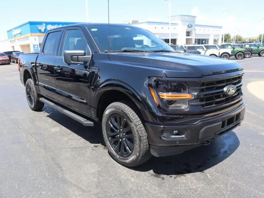 2025 Ford F-150 XLT photo 1