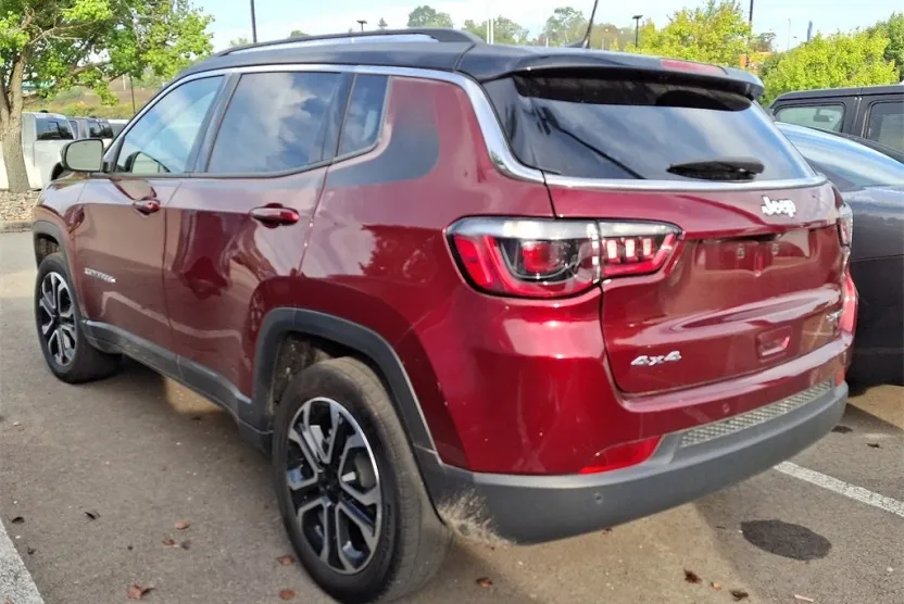 2022 Jeep Compass Limited photo 1