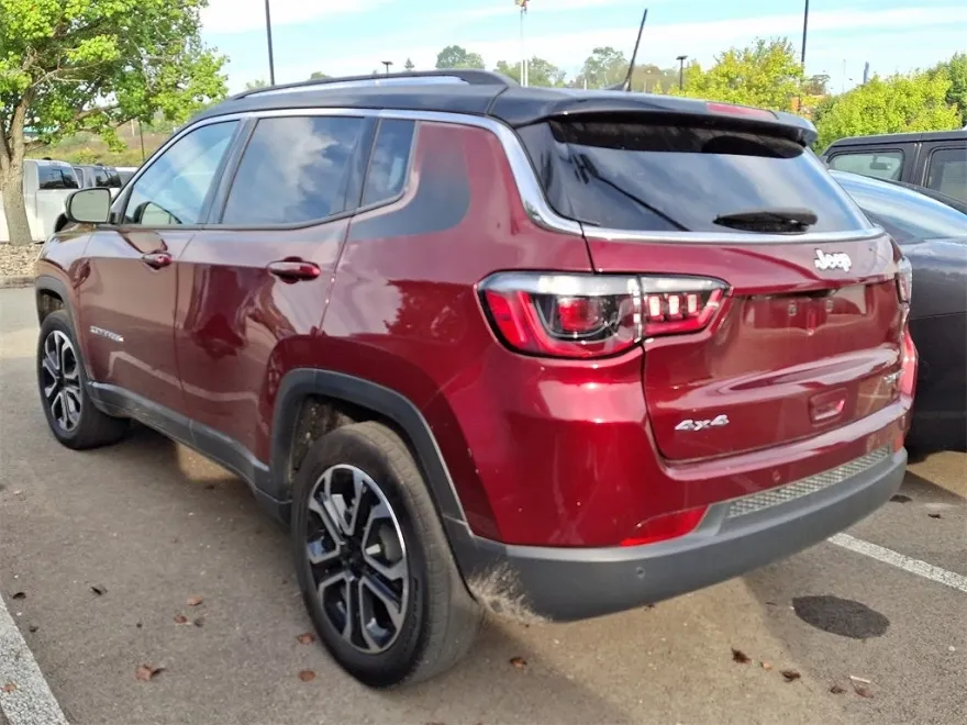 2022 Jeep Compass Limited photo 1