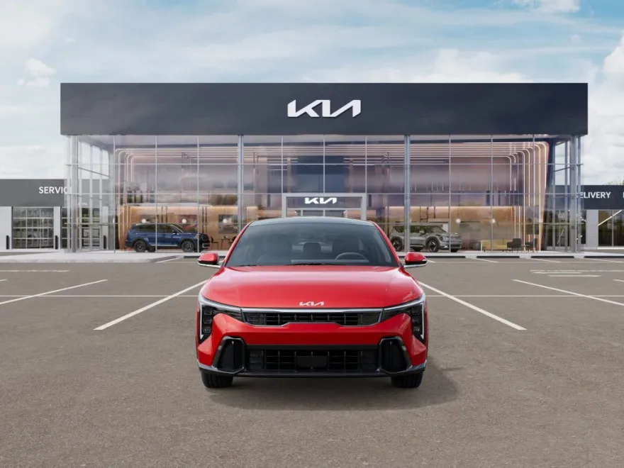 2025 Kia K4 GT-Line photo 1