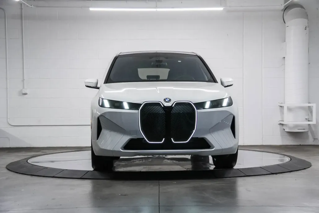 2026 Bmw iX photo 1