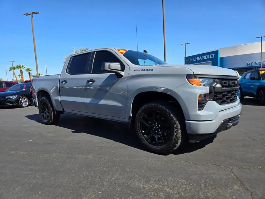 2025 Chevrolet Silverado 1500 Custom photo 1