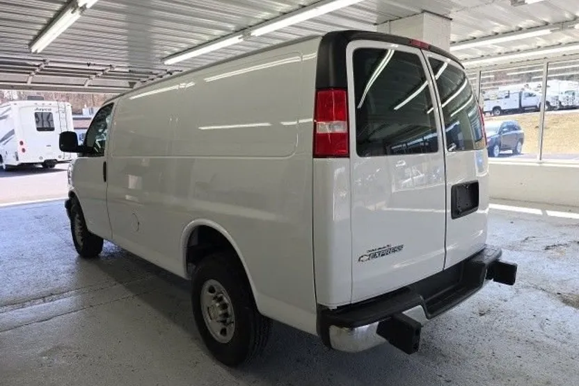2022 Chevrolet Express Cargo Van 2500 photo 1