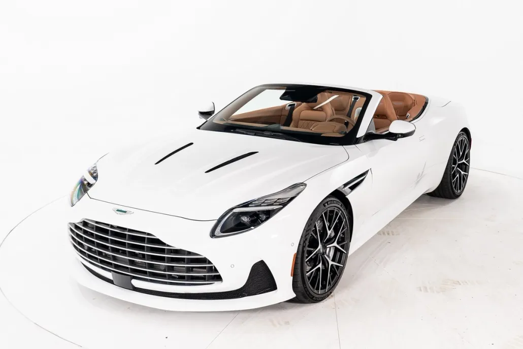 2025 Aston Martin DB12 photo 1