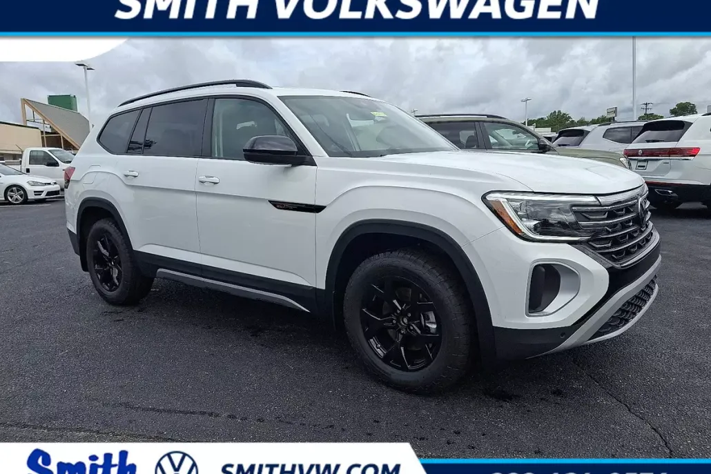 2025 Volkswagen Atlas Peak Edition SE photo 1