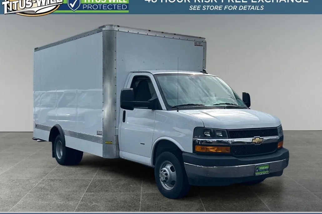2024 Chevrolet Express 3500 Work Van Cutaway photo 1