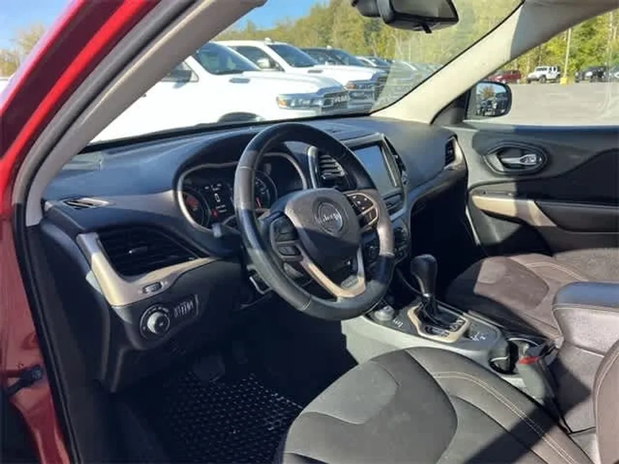 2017 Jeep Cherokee Latitude photo 1