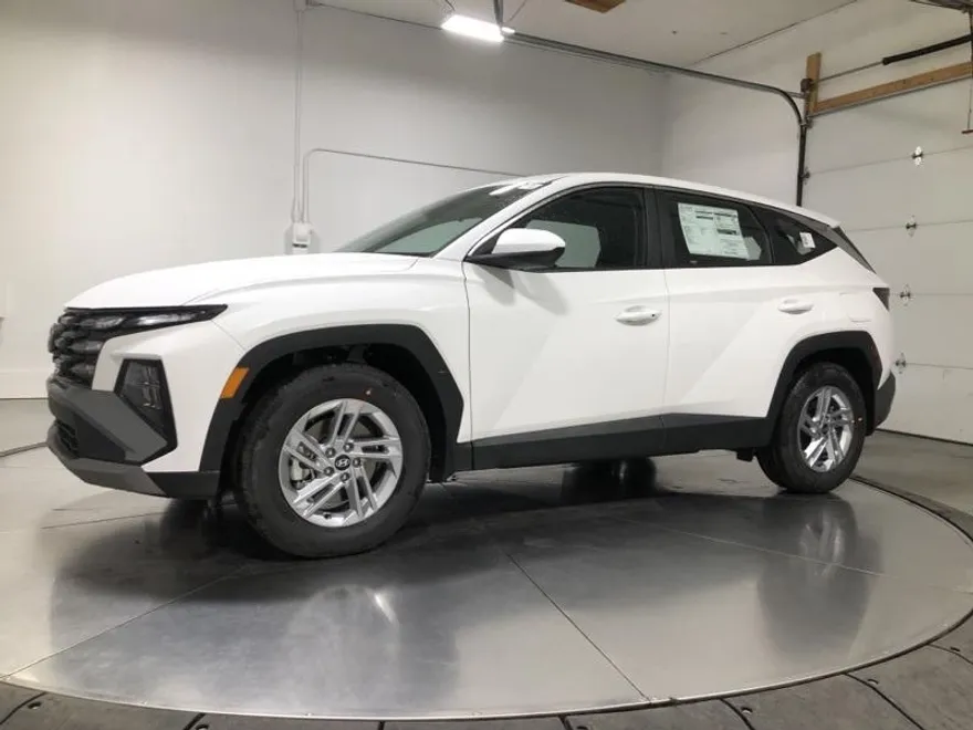 2026 Hyundai Tucson SE photo 1