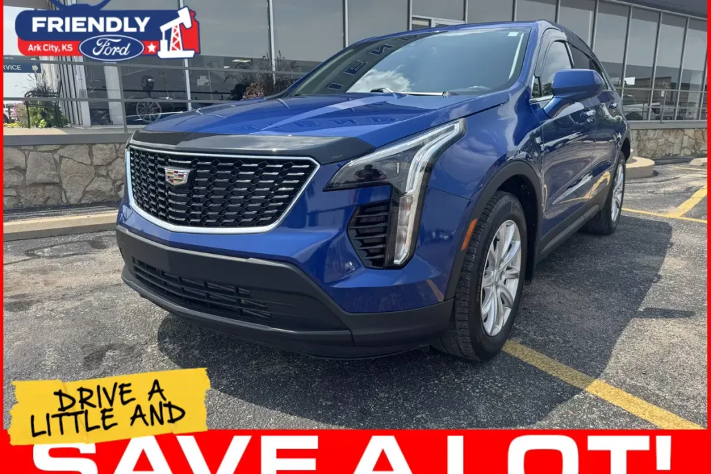 2023 Cadillac XT4 Luxury photo 1
