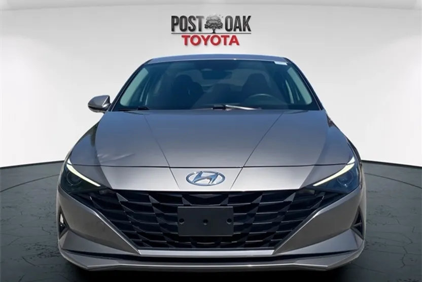 2022 Hyundai Elantra SEL photo 1