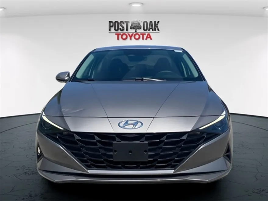 2022 Hyundai Elantra SEL photo 1