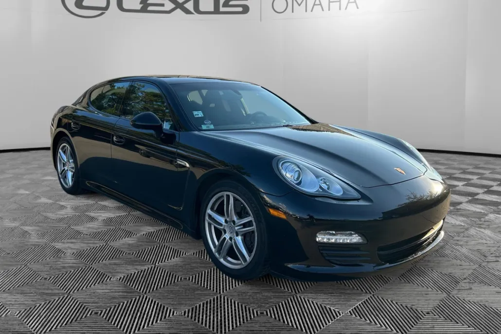 2012 Porsche Panamera 4 photo 1