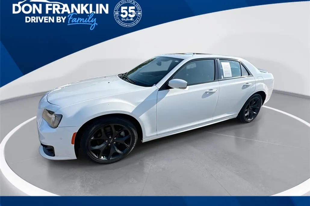 2022 Chrysler 300 S photo 1