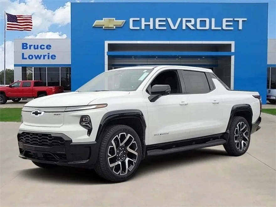 2024 Chevrolet Silverado EV RST photo 1