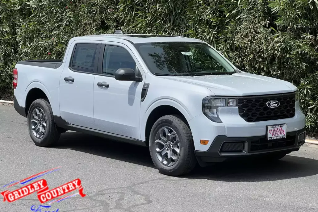 2025 Ford Maverick XLT photo 1