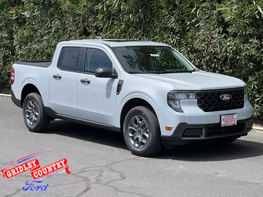 2025 Ford Maverick XLT photo 1