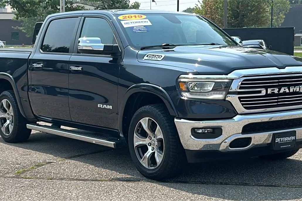 2019 Ram 1500 Laramie photo 1