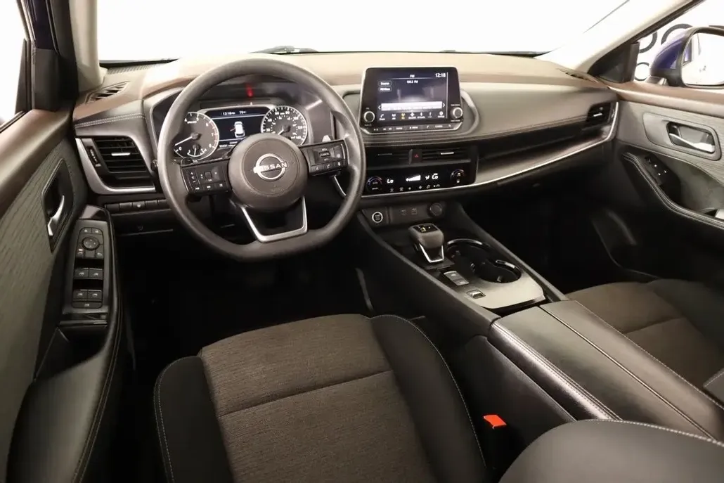 2023 Nissan Rogue SV photo 1