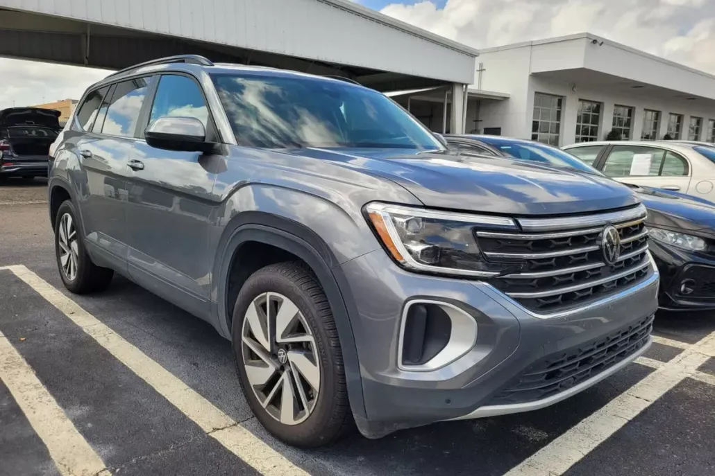 2024 Volkswagen Atlas SE Technology photo 1