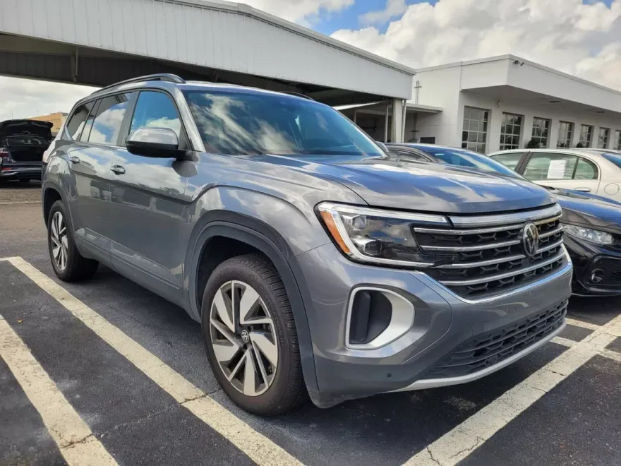 2024 Volkswagen Atlas SE Technology photo 1
