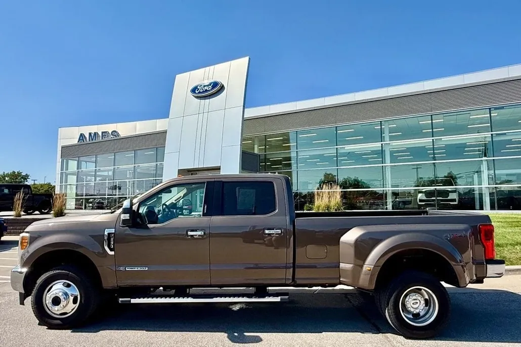 2017 Ford F-350 photo 1