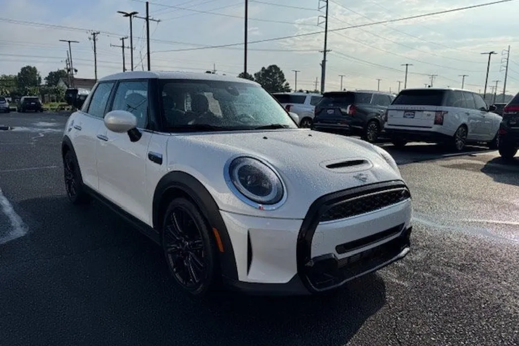 2024 Mini Cooper 4 Door Hardtop S photo 1
