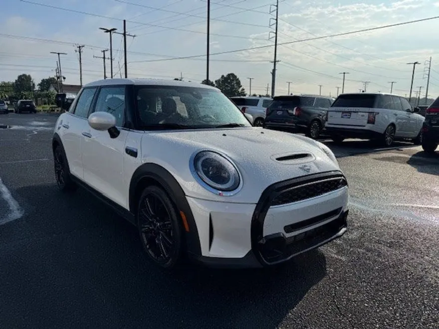 2024 Mini Cooper 4 Door Hardtop S photo 1