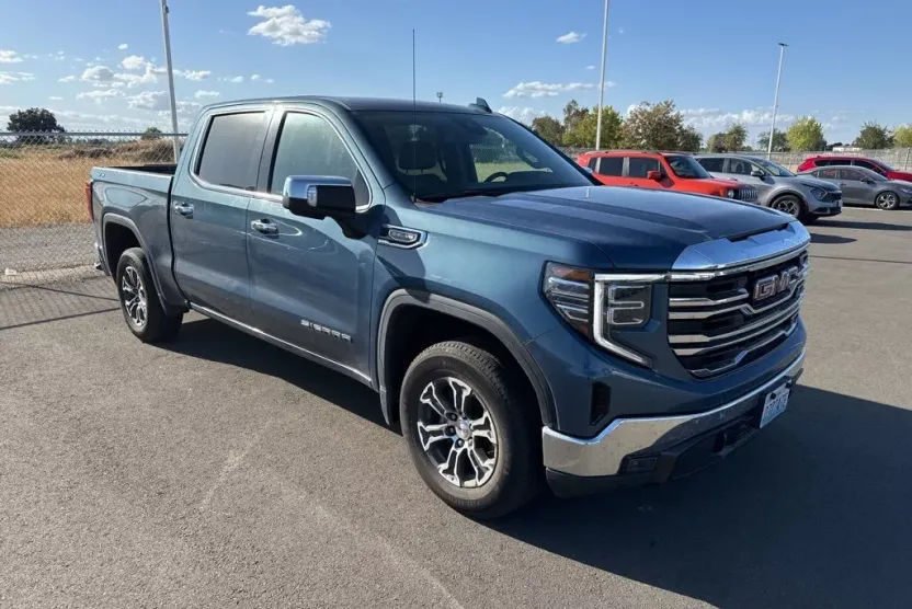 2024 Gmc Sierra 1500 SLT photo 1