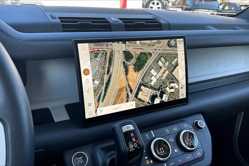 2025 Land Rover Defender S photo 1