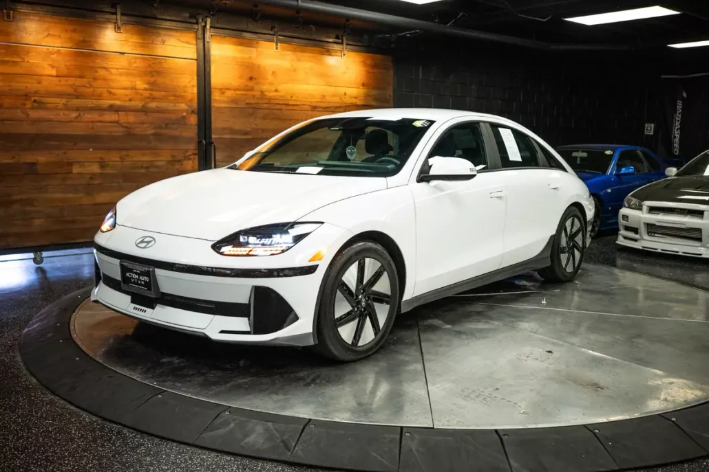 2024 Hyundai Ioniq 6 SE photo 1