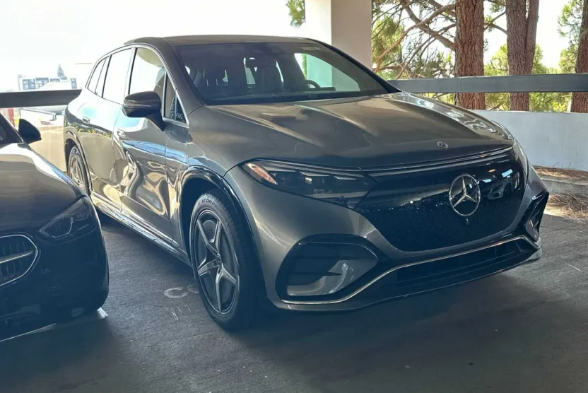2023 Mercedes Benz EQS SUV 450 4MATIC photo 1