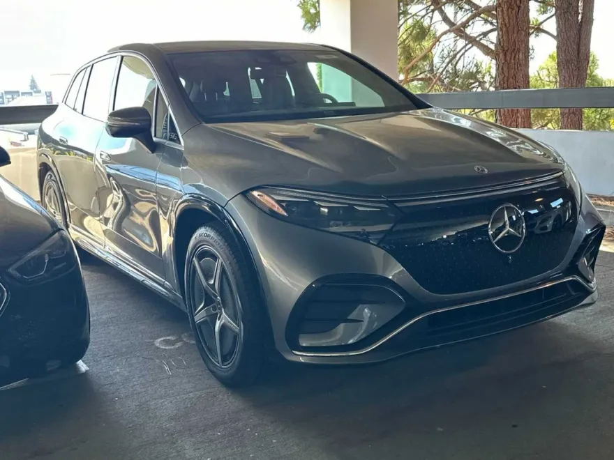 2023 Mercedes Benz EQS SUV 450 4MATIC photo 1