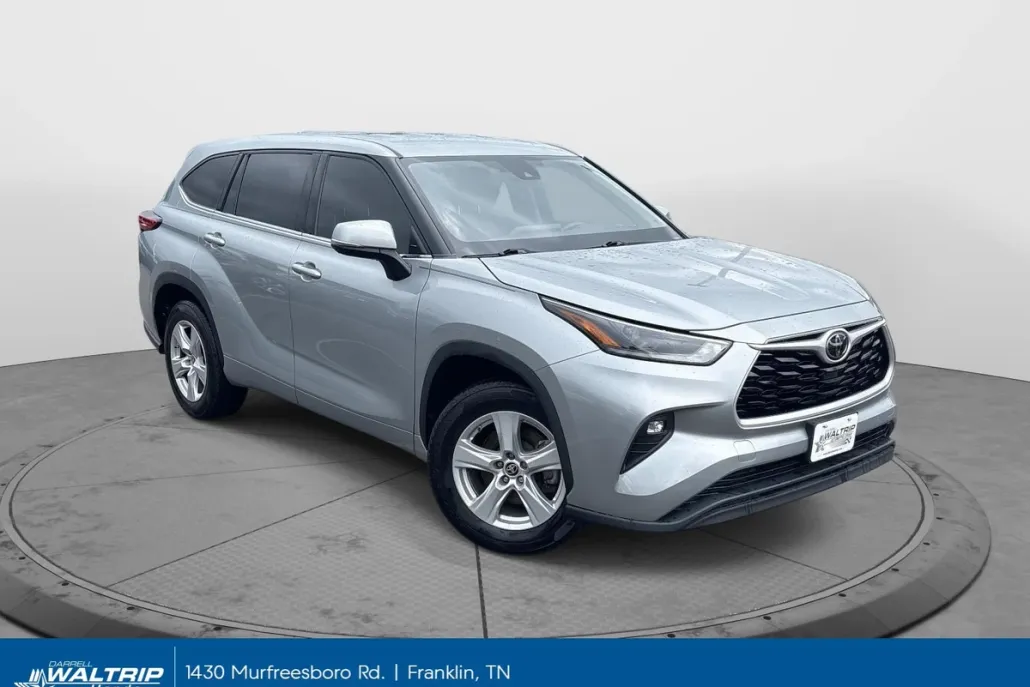 2021 Toyota Highlander LE photo 1