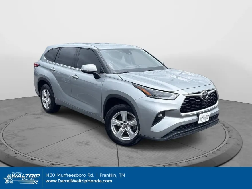 2021 Toyota Highlander LE photo 1