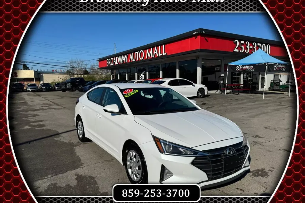 2019 Hyundai Elantra SE photo 1