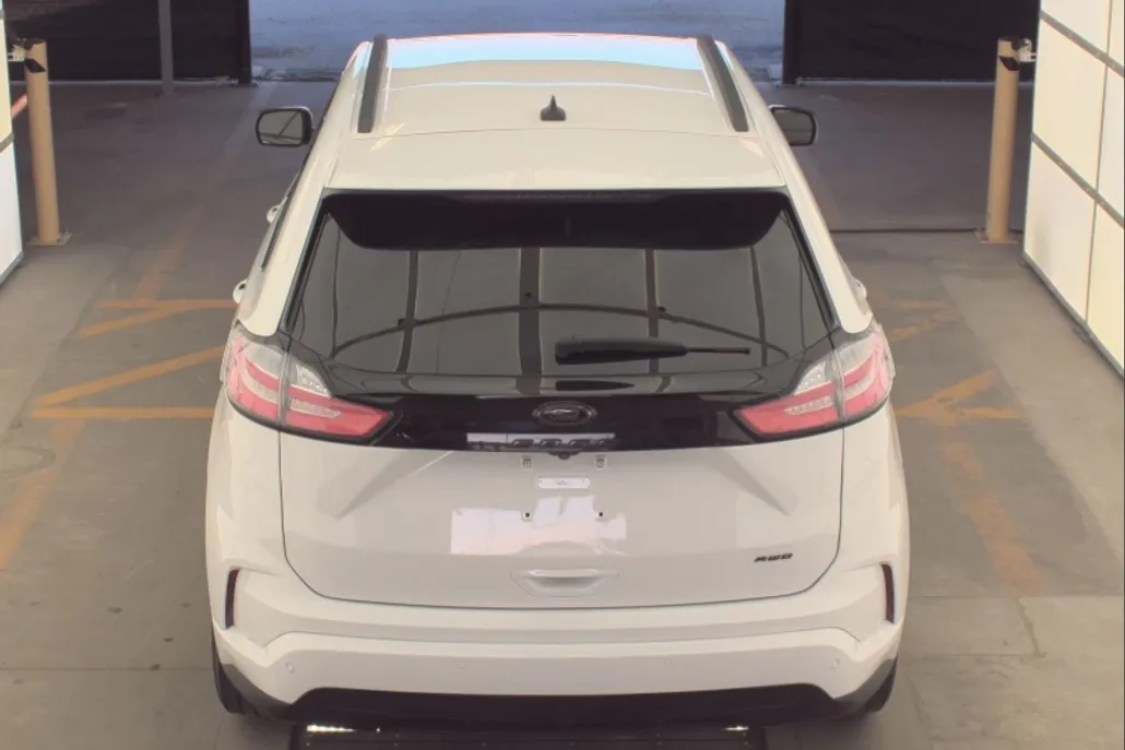 2023 Ford Edge SE photo 1