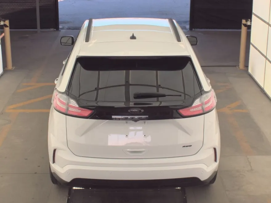2023 Ford Edge SE photo 1