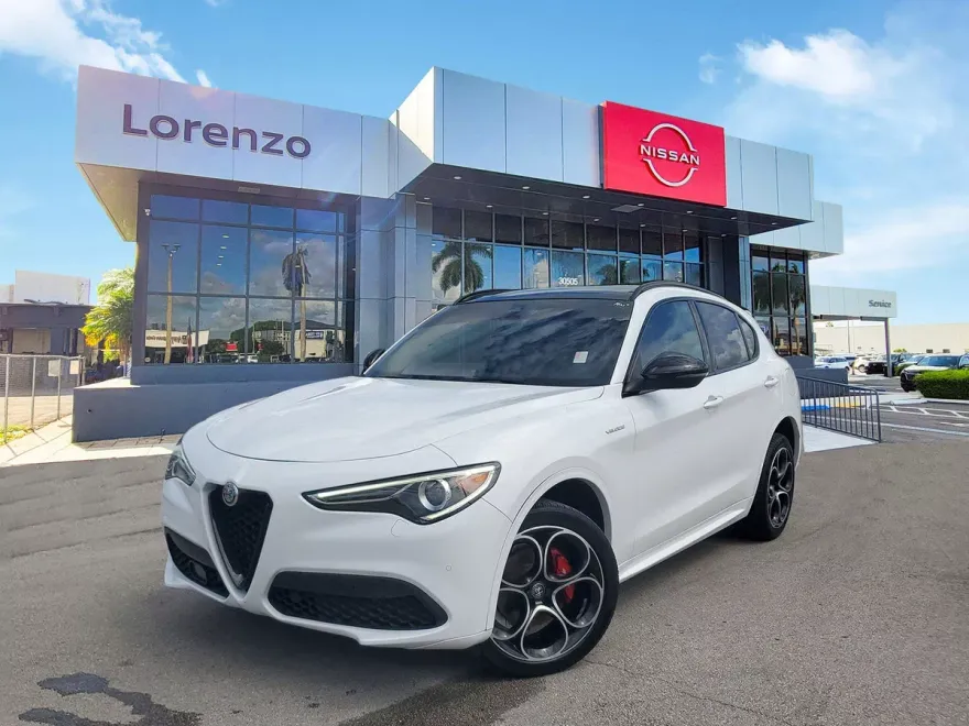 2022 Alfa Romeo Stelvio Ti Sport photo 1