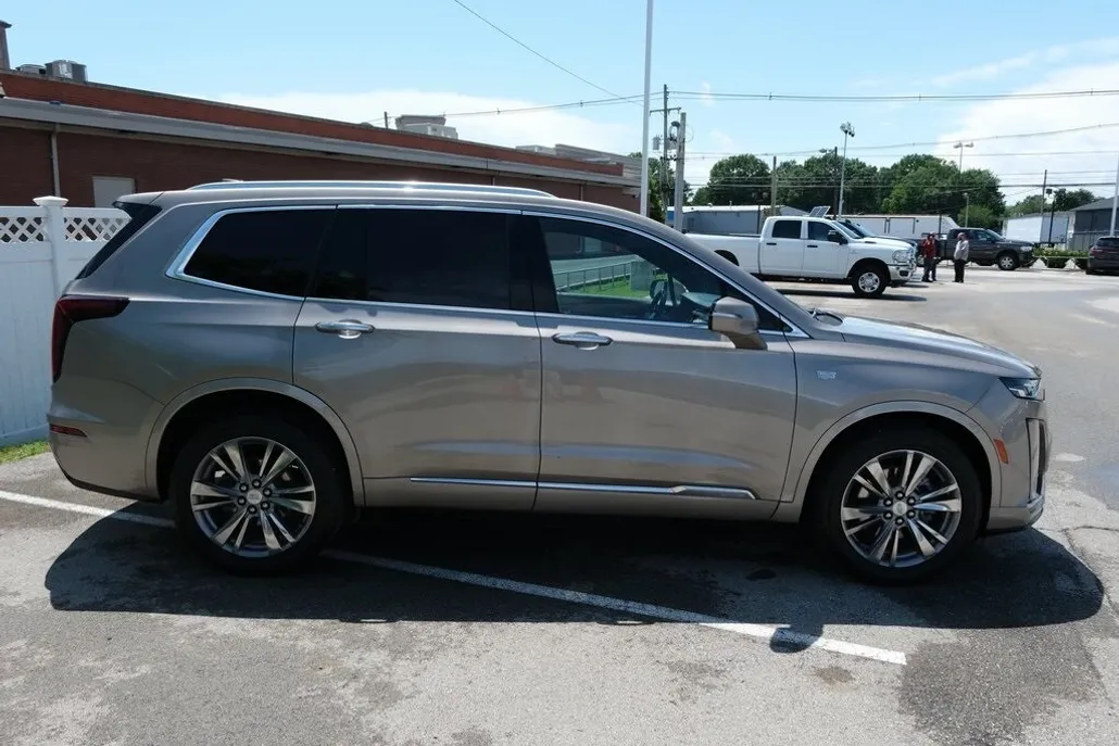 2022 Cadillac XT6 Premium Luxury photo 1
