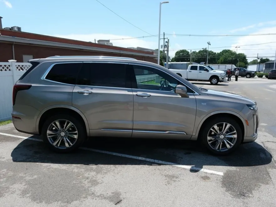 2022 Cadillac XT6 Premium Luxury photo 1