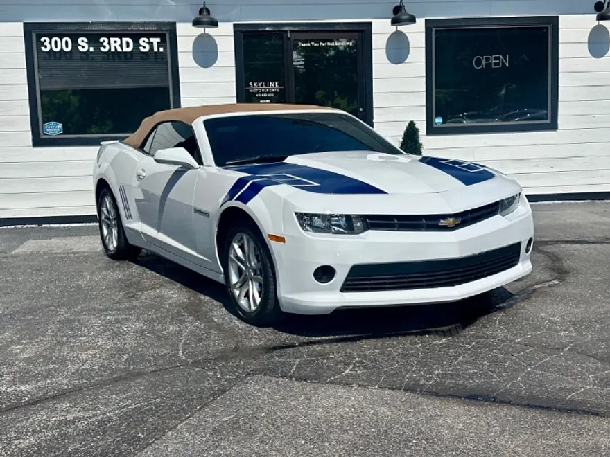 2015 Chevrolet Camaro 1LT photo 1