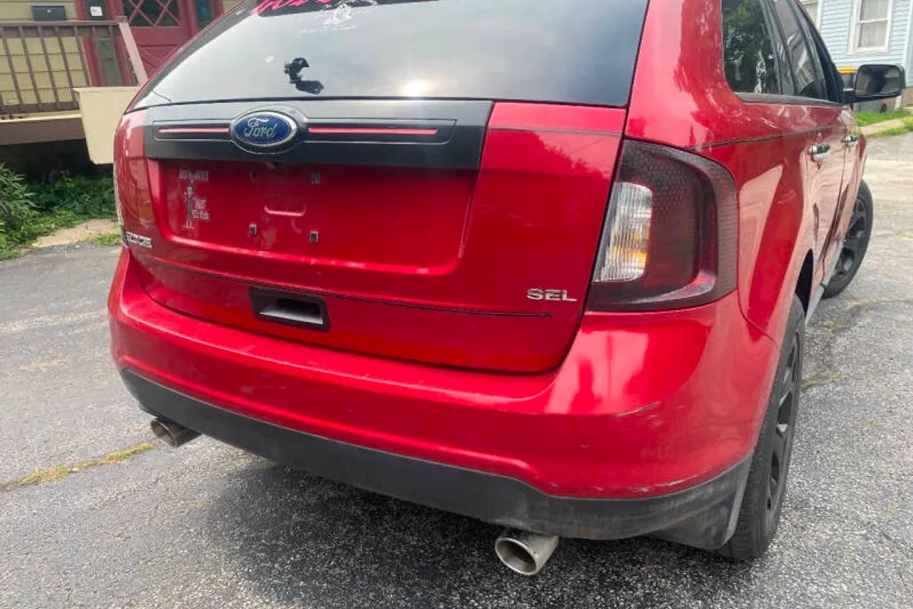 2011 Ford Edge SEL photo 1