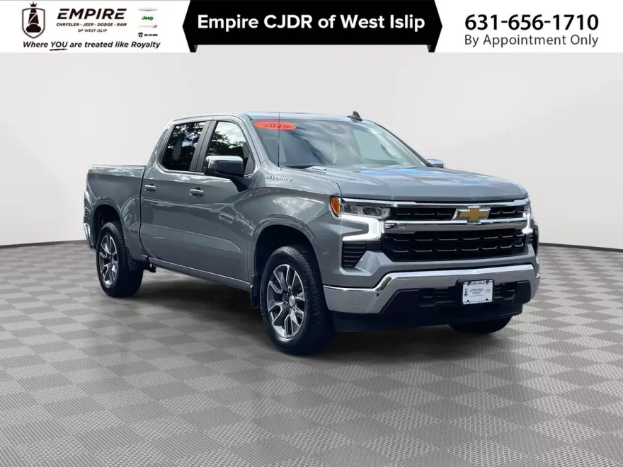 2025 Chevrolet Silverado 1500 LT photo 1