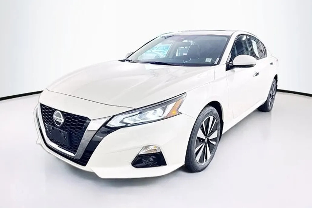 2022 Nissan Altima 2.5 SL photo 1