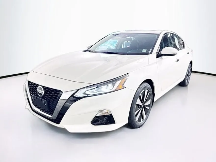 2022 Nissan Altima 2.5 SL photo 1