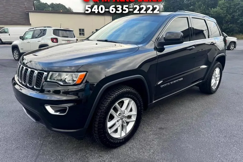 2017 Jeep Grand Cherokee Laredo photo 1