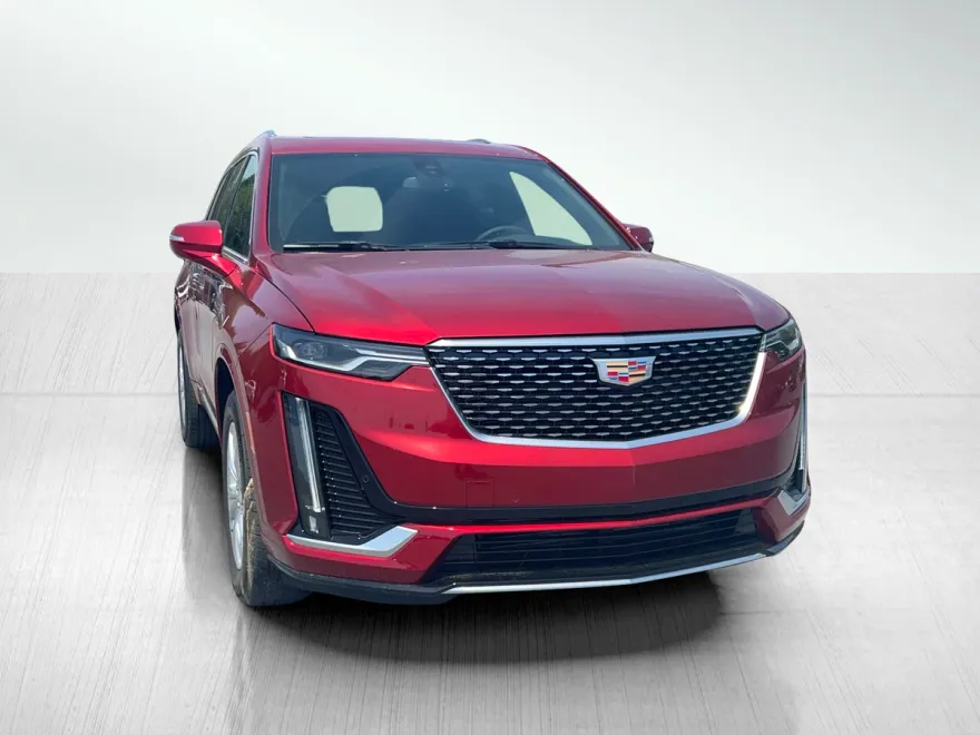 2025 Cadillac XT6 Luxury photo 1