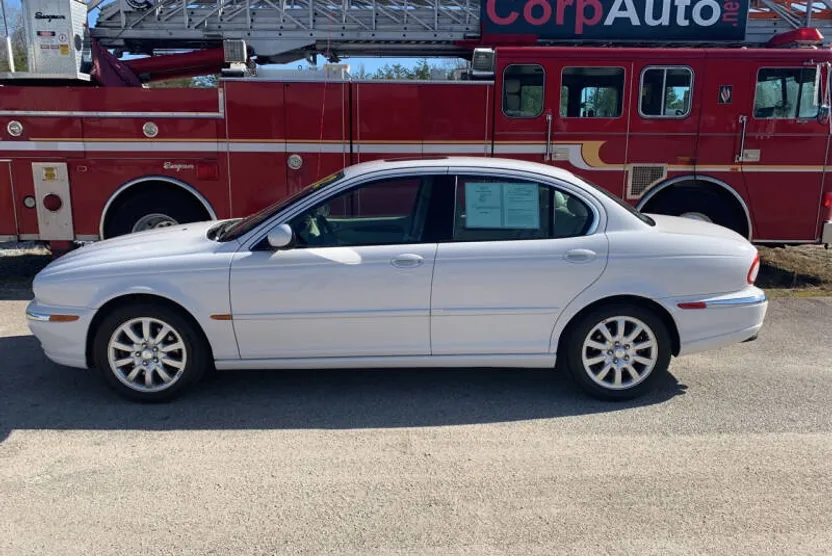 2002 Jaguar X-Type 2.5 photo 1